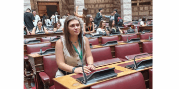 Συγκίνησε η μαθήτρια από τον Λαιμό Πρεσπών στη Βουλή: Στη θέση της θα ήταν ο αγαπημένος της φίλος Κων/νος Σάββας που έφυγε από τη ζωή