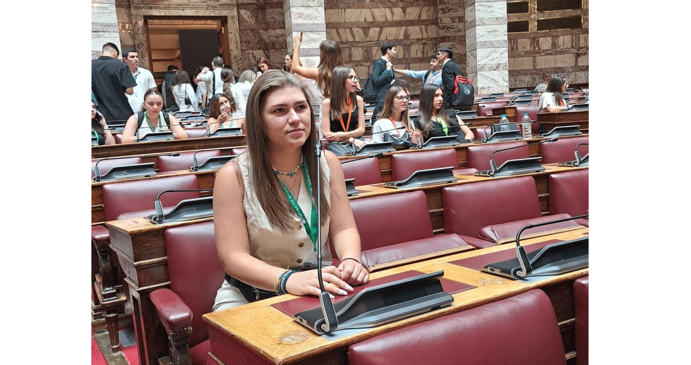 Συγκίνησε η μαθήτρια από τον Λαιμό Πρεσπών στη Βουλή: Στη θέση της θα ήταν ο αγαπημένος της φίλος Κων/νος Σάββας που έφυγε από τη ζωή