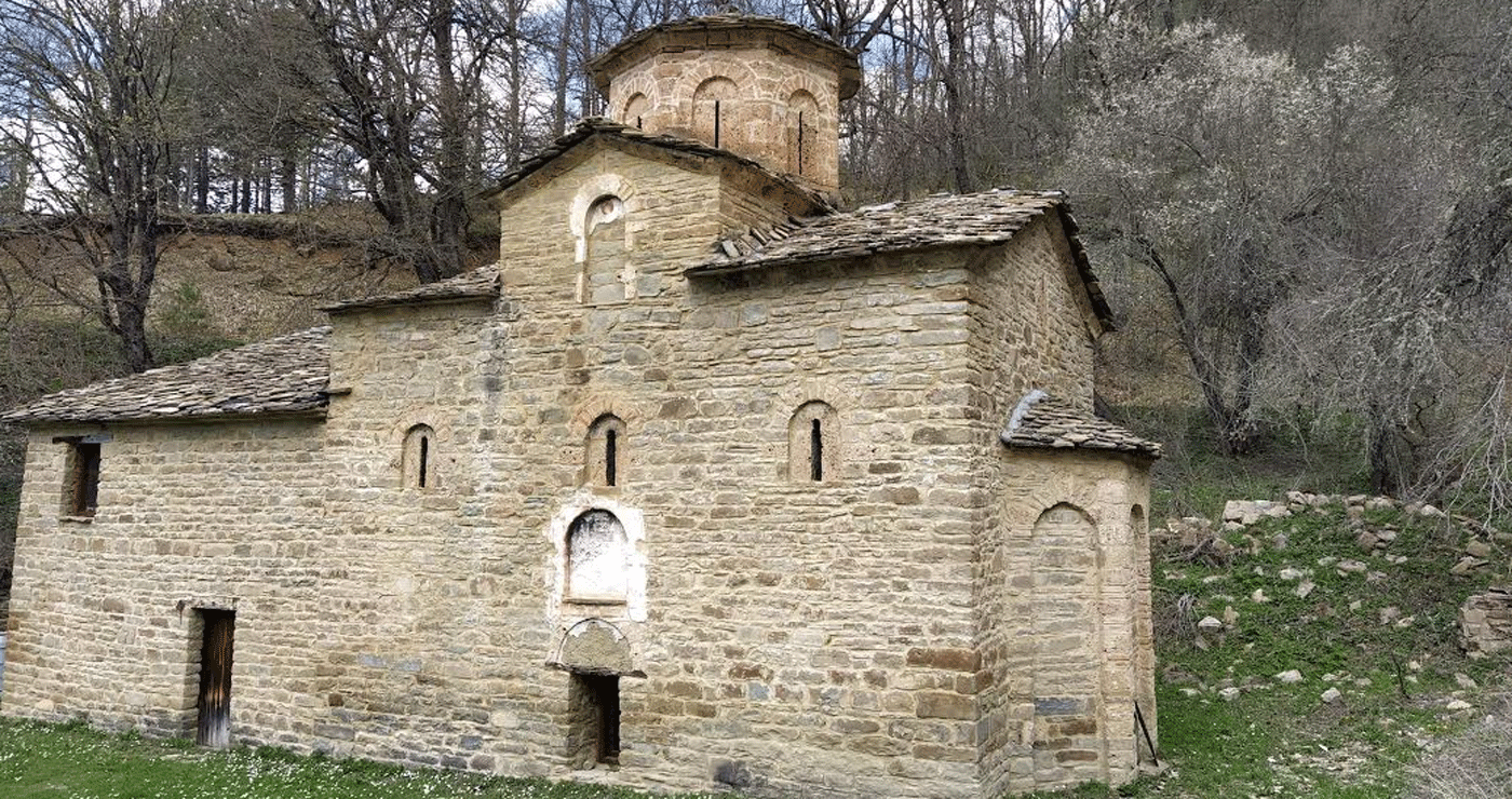 Εργασίες ευπρεπισμού, προσβασιμότητας και αντιπλημμυρικής προστασίας στον Ι.Ν. Αγίου Ζαχαρία Γράμμου