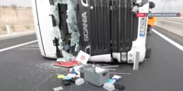 VIDEO από τη νταλίκα που ανετράπη στην Εγνατία (ύψος Δρεπάνου) – Από τη ΛΕΑ η κυκλοφορία των οχημάτων