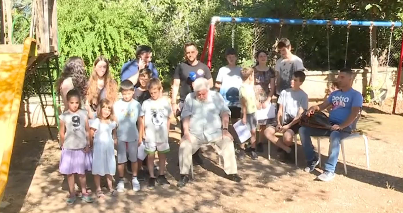 Η μεγαλύτερη οικογένεια στην Ελλάδα με 13 παιδιά και 96 εγγόνια (Βίντεο)