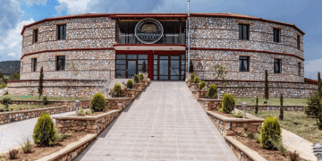 Στα χέρια του Αρτέμη Καραμολέγκου οινοποιείο στο Ξινό Φλώρινας του Παναγιώτη Δημόπουλου