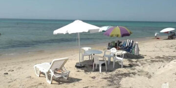 Κάνουν “κατάληψη” στις παραλίες της Χαλκιδικής – Πάνω από 2 τόνους ξαπλώστρες και ομπρέλες “σκούπισαν” οι αρχές