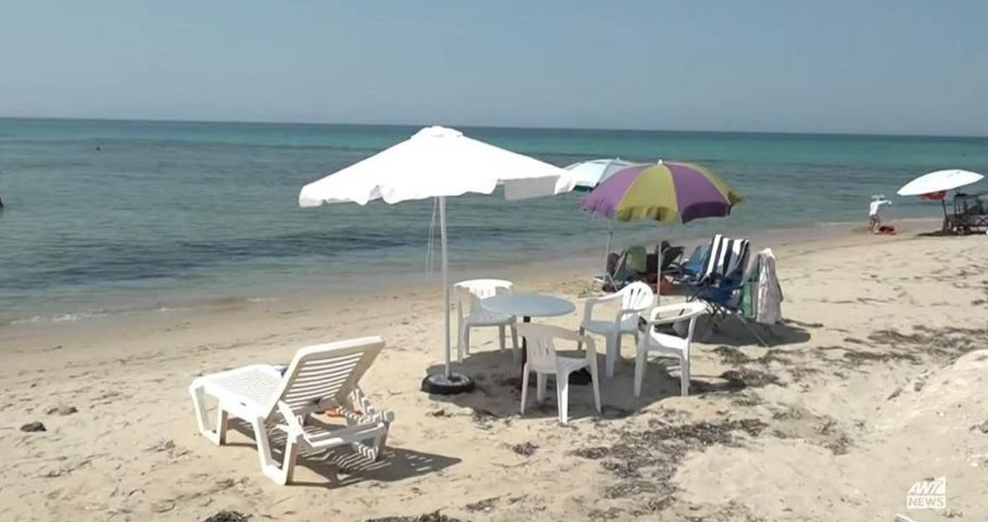 Κάνουν “κατάληψη” στις παραλίες της Χαλκιδικής – Πάνω από 2 τόνους ξαπλώστρες και ομπρέλες “σκούπισαν” οι αρχές