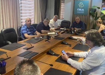 Η ΠΕΔ αξιολογεί τη συνάντηση στο Μαξίμου- Στο τραπέζι πρόταση για παραίτηση των Δημάρχων και των ΔΣ