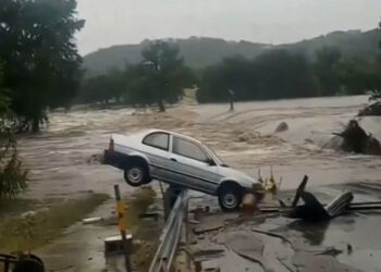 Ο καιρός «τρελάθηκε» αλλού καύσωνας, άλλου πλημμύρες αλλού κύμα ψύχους