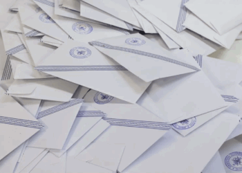 Δημοσκόπηση: Πέφτει κάτω από το 30% η ΝΔ – Ποιες οι δυναμικές για «κόμμα Τσίπρα» και «κόμμα Σαμαρά»