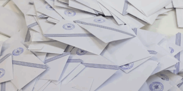 Δημοσκόπηση: Πέφτει κάτω από το 30% η ΝΔ – Ποιες οι δυναμικές για «κόμμα Τσίπρα» και «κόμμα Σαμαρά»