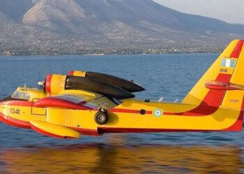 Καστοριά: Πυρκαγιά στην περιοχή Φλατσάτα – Πυροσβεστικά αεροσκάφη θα παίρνουν νερό απ’ τη λίμνη – Τι συνιστάται προς τους πολίτες