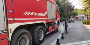 «Σφήνωσε» η Πυροσβεστική στα «φιδάκια» της Πτολεμαΐδας – Χρειάστηκε καθοδήγηση