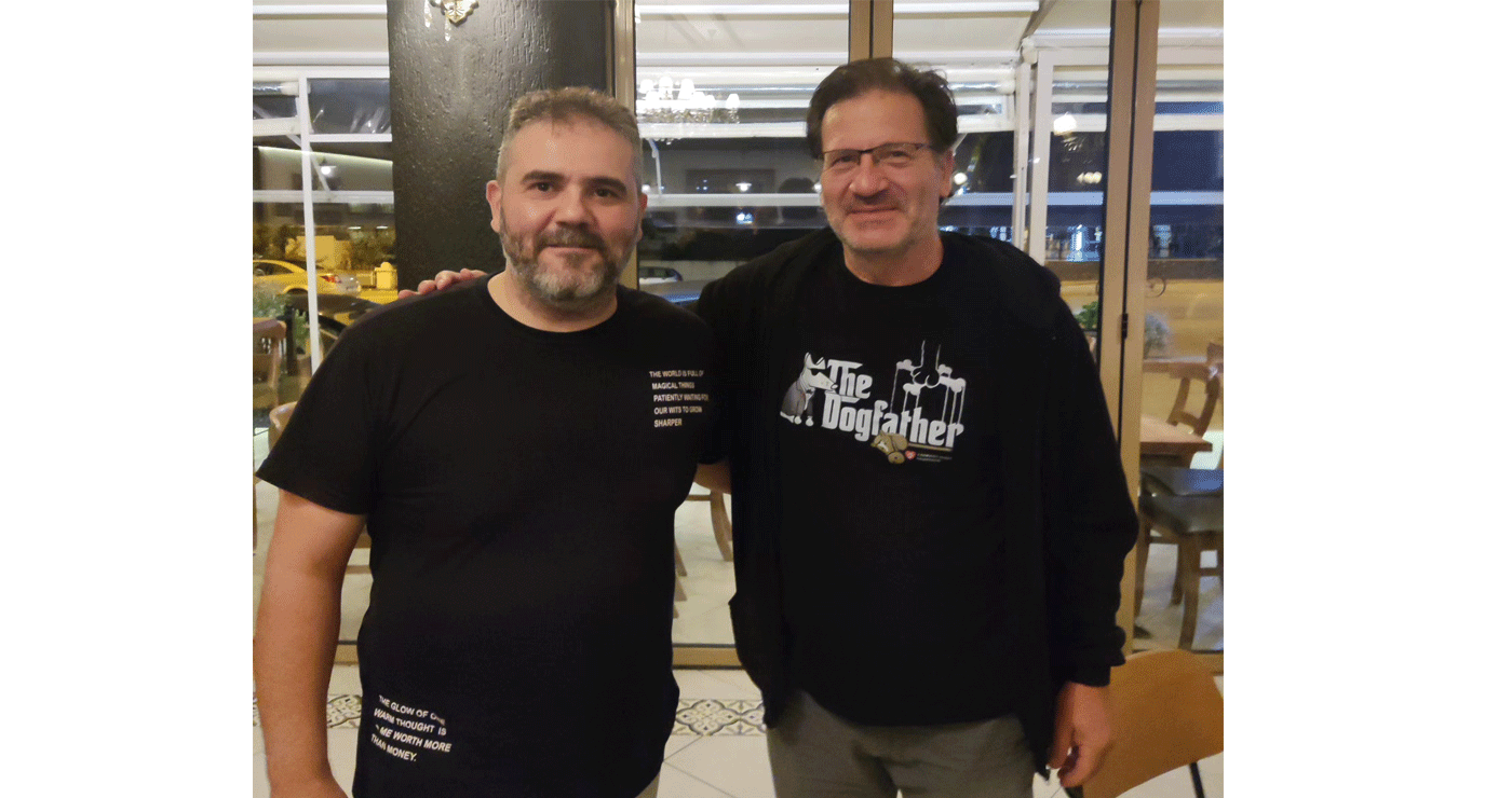 Ο Θανάσης Παπακωνσταντίνου βρέθηκε στην Κοζάνη και το Resto Bar