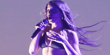 Μαρίνα Σάττι στο Fiesta Voio: «Δεν ψήνεσαι ε, γιατί δεν φεύγεις» είπε σε θεατή που δυσανασχετούσε σε συναυλία της