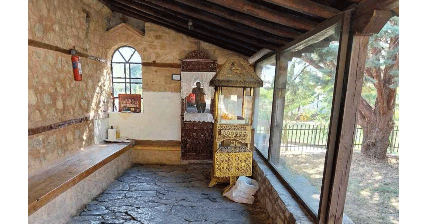 Σιάτιστα: Έκλεβαν το παγκάρι με πατέντα συλλογής των χρημάτων!!! (Φωτογραφίες)