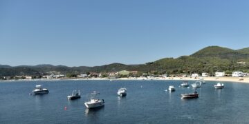 Χαλκιδική: Ομαδική δηλητηρίαση από φαγητό σε καντίνες – Καταγγελίες 11 ατόμων