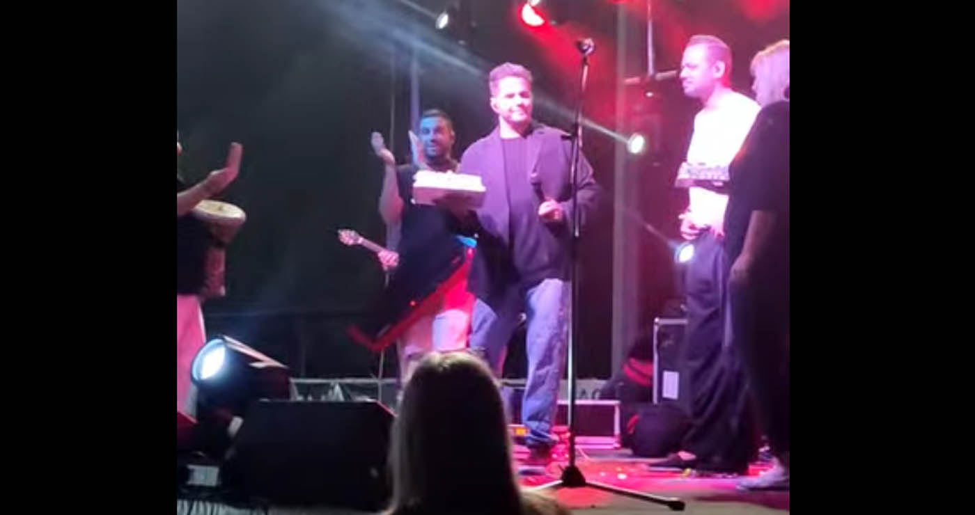 Εδω Για Σένα: Η τούρτα που έβγαλαν για τον Τσαλίκη στη σκηνή του Καρυοχωρίου (Βίντεο)