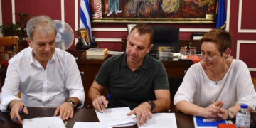 Δυτική Μακεδονία: Έπεσαν οι υπογραφές για νέο Κέντρο Υποστήριξης ατόμων με Αυτισμό στην Καστοριά