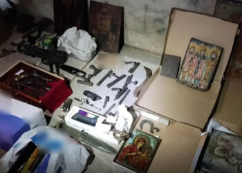 Ολόκληρο οπλοστάσιο βρέθηκε σε κάδο απορριμμάτων στην Καισαριανή