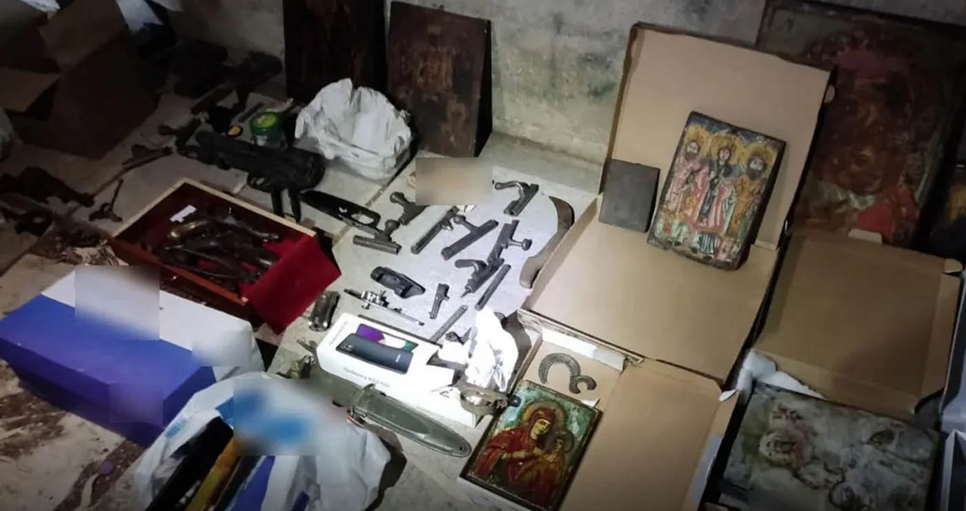 Ολόκληρο οπλοστάσιο βρέθηκε σε κάδο απορριμμάτων στην Καισαριανή