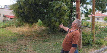 Έκκληση κατοίκου στην Οδό Αθανασίου Διάκου “Θα πάρουμε φωτιά” τα καλώδια κρέμονται στον αέρα – Χωρίς ρεύμα το οικοδομικό τετράγωνο ( ρεπορτάζ της Κούλας Πουλασιχίδου )