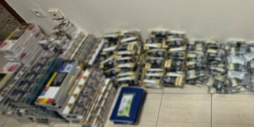 Πτολεμαΐδα: Συνελήφθη 59χρονη με πάνω από 1.300 πακέτα λαθραίων τσιγάρων και 24 κιλά καπνού