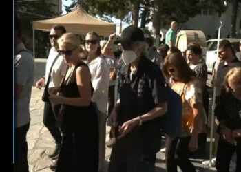 Κατάνυξη στην Παναγία Σουμελά: Στην Ιερά Μονή πιστοί από κάθε γωνιά της Ελλάδας (4 βίντεο)