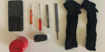 Κοζάνη: Διέρρηξαν σπίτι 75χρονου και έκλεψαν 4 ρολόγια και 80 ευρώ – Συνελήφθησαν 38χρονος και ανήλικος