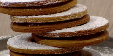 Συνταγές σε βίντεο: Γεμιστά μπισκότα με Κρόκο Κοζάνης και μαρμελάδα πορτοκάλι