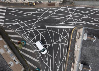 Η τρελή ιδέα που μειώνει την ταχύτητα στις πόλεις –Χωρίς ραντάρ, χωρίς ελέγχους