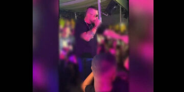 Ο τράπερ Rack έκανε παρατήρηση σε έφηβο θαμώνα: «Μην ξαναπιείς μπροστά μου» (Βίντεο)