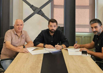 Σέρβια: Αναβαθμίζεται η αίθουσα πολλαπλών χρήσεων στο Λύκειο – Υπογράφηκε η σύμβαση