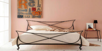 Η Επιστροφή του Μεταλλικού Κρεβατιού στη Μοντέρνα Κρεβατοκάμαρα