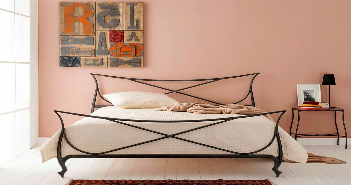 Η Επιστροφή του Μεταλλικού Κρεβατιού στη Μοντέρνα Κρεβατοκάμαρα