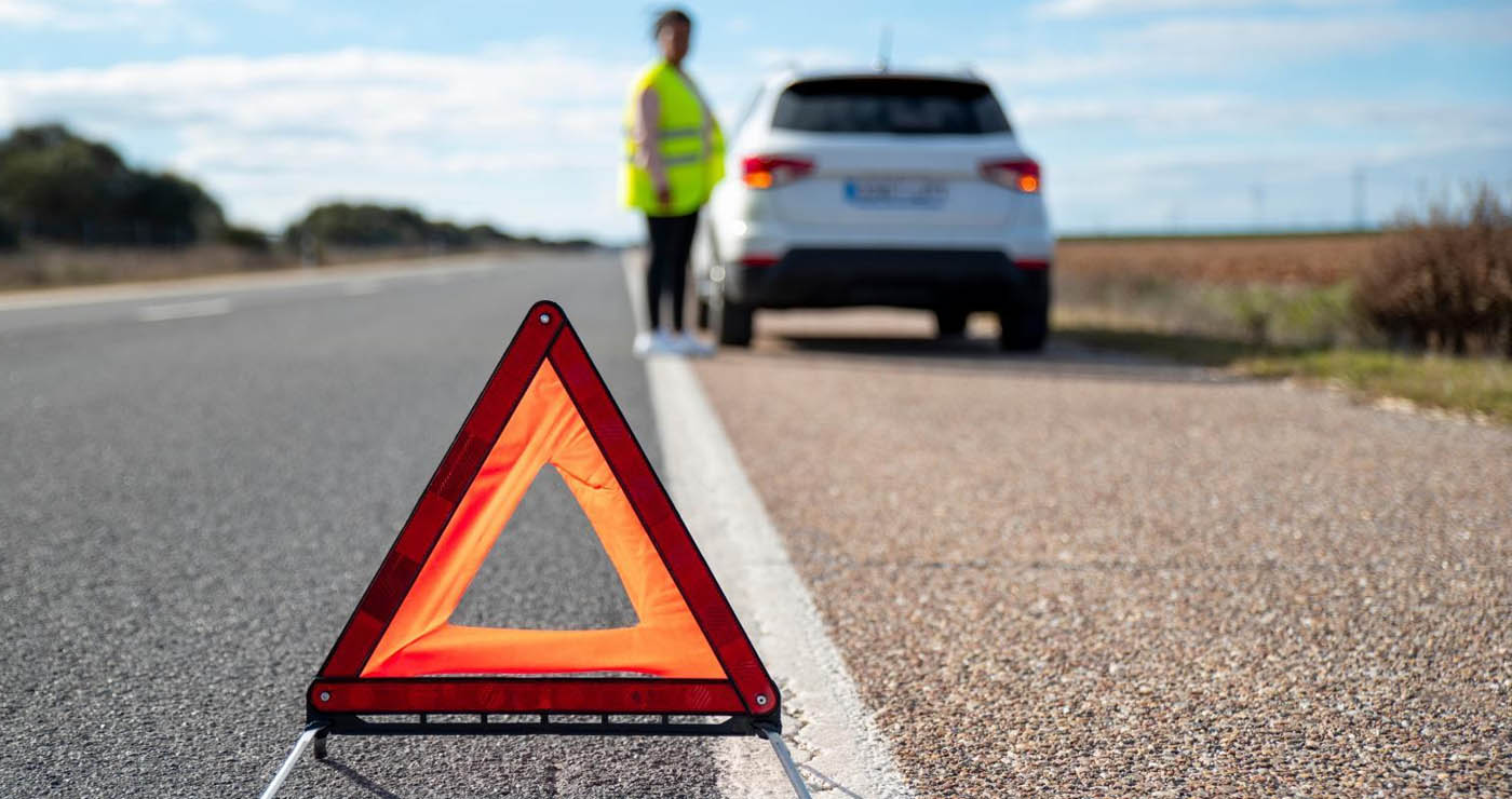 Τέλος το προειδοποιητικό τρίγωνο στο αυτοκίνητο – Το νέο υποχρεωτικό αξεσουάρ που το αντικαθιστά