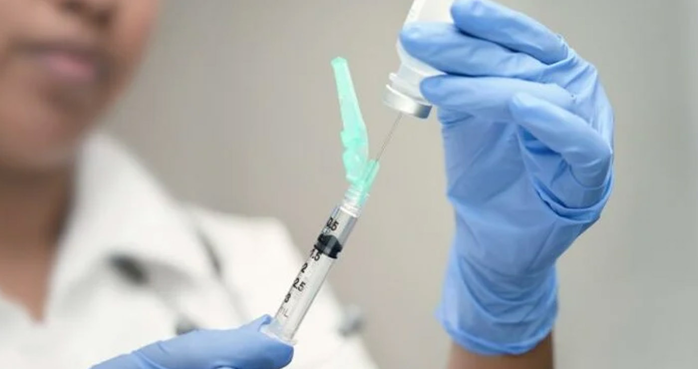 Ανατρεπτική έρευνα:  Λιγότερα τα εμφράγματα και τα εγκεφαλικά μετά τον εμβολιασμό για COVID-19