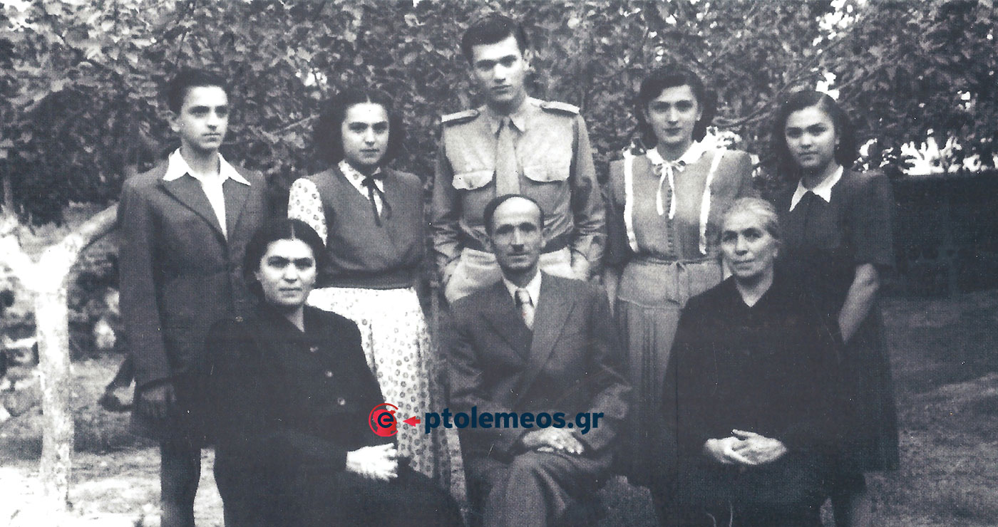 Μια υπέροχη πολύτεκνη οικογένεια προσφύγων του Πόντου στο Σούλποβο (Άρδασσα) το 1921 – Από τη στήλη του Γ. Καζαντζή στον ΠΑΛΜΟ