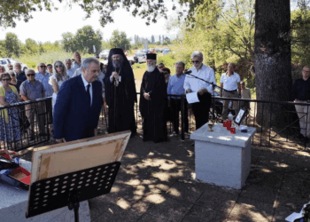 Μνημόσυνο για τον απαγχονισμό 15 Ελλήνων πατριωτών το 1943 τελέστηκε στην Κλαδοράχη (Φωτογραφίες)