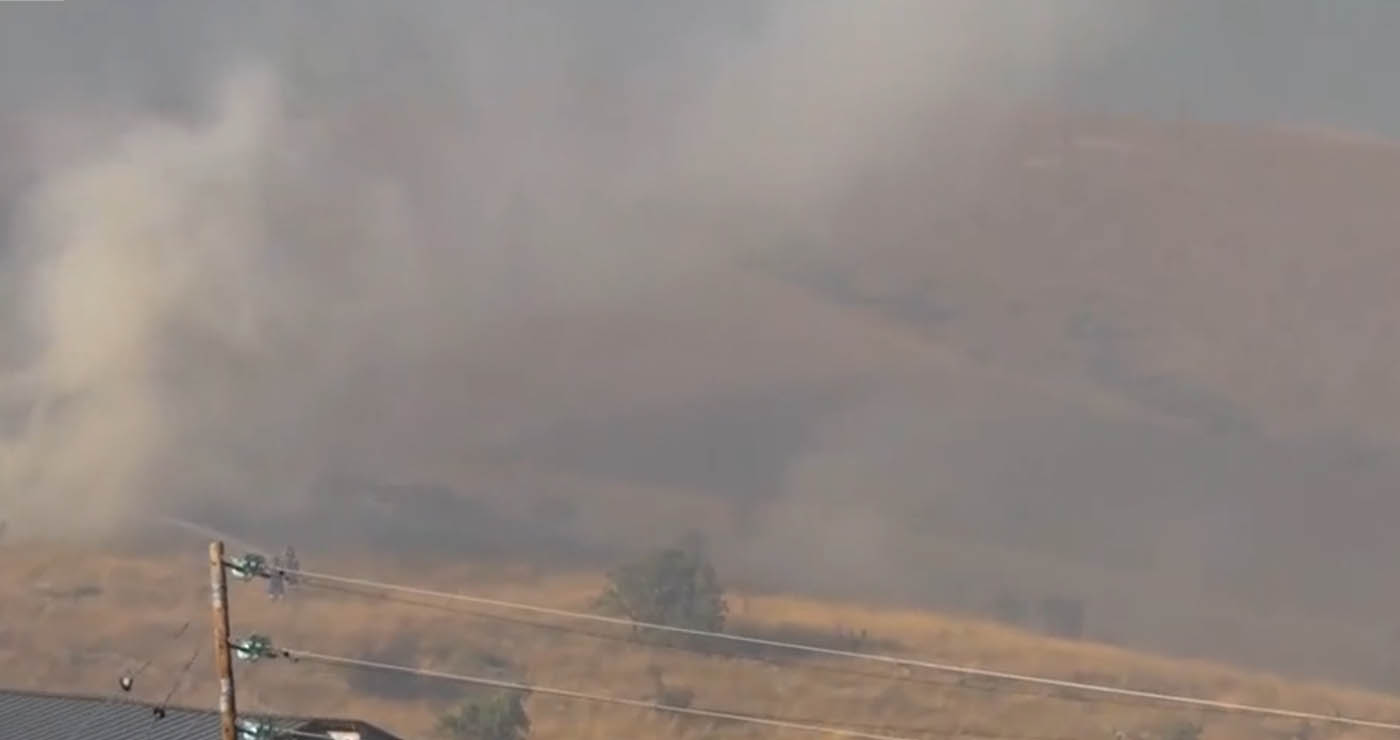 Νέα Νικόπολη Κοζάνης: Φωτιά σε έκταση με καλλιέργειες (Βίντεο)