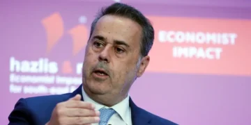 Έρχονται νέες προτάσεις για την αποκλιμάκωση των τιμών ρεύματος στους καταναλωτές