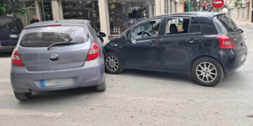 Τροχαίο ατύχημα έγινε το μεσημέρι στην Πτολεμαΐδα – Στη «γνωστή» διασταύρωση Διοικητηρίου-Δημοκρατίας