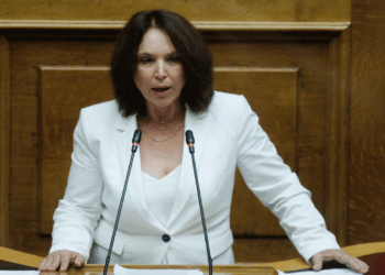 Καλλιόπη Βέττα: «Ο αυταρχισμός και η νεοφιλελεύθερη κυβερνητική πρακτική θα ανατραπούν από την κοινωνία και τις αλλαγές στους πολιτικούς συσχετισμούς»