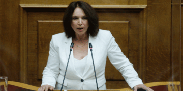 Καλλιόπη Βέττα: «Ο αυταρχισμός και η νεοφιλελεύθερη κυβερνητική πρακτική θα ανατραπούν από την κοινωνία και τις αλλαγές στους πολιτικούς συσχετισμούς»