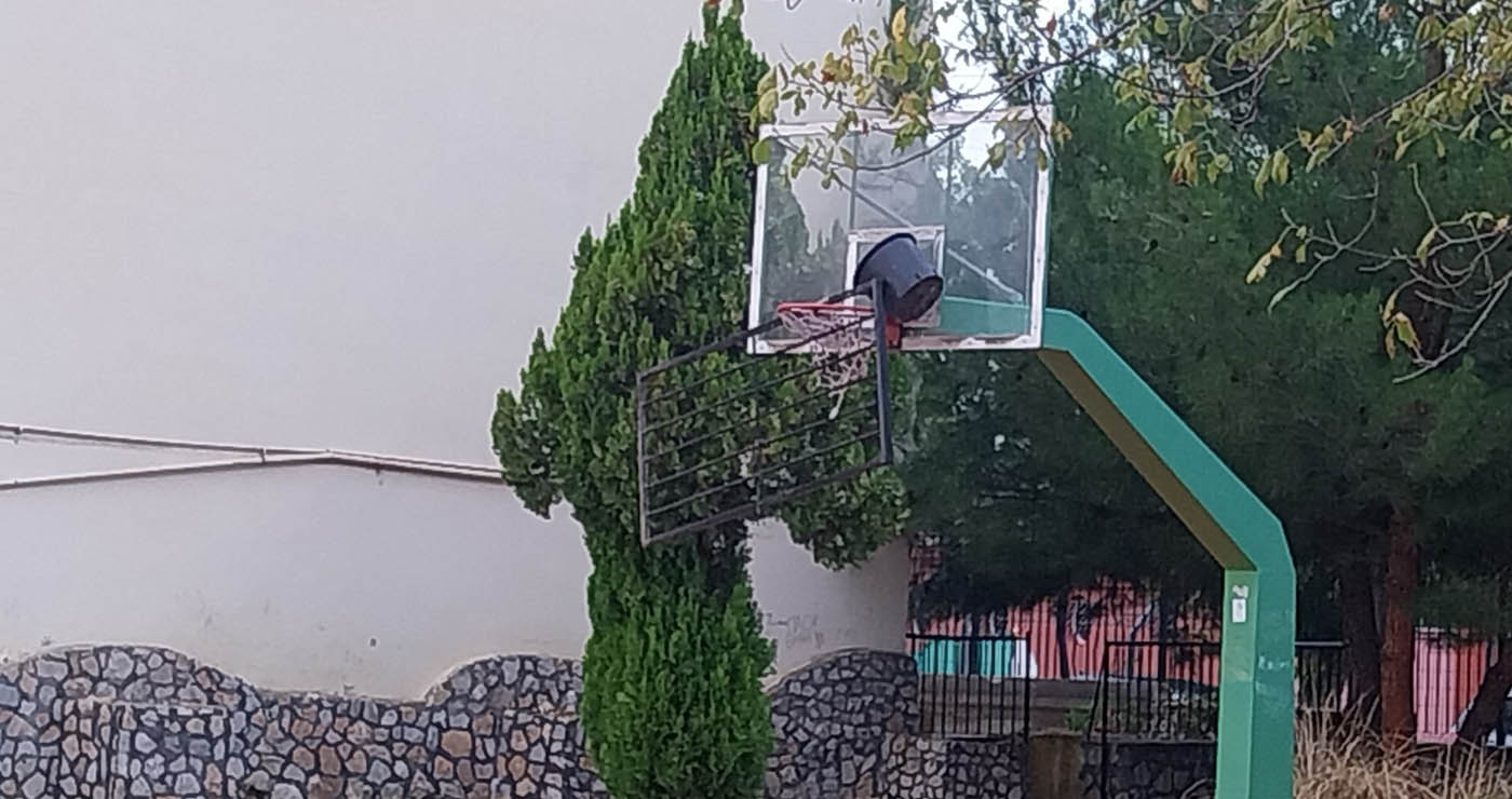 Πτολεμαΐδα: Εικόνες βανδαλισμού στο 3ο Λύκειο (Φωτογραφίες)