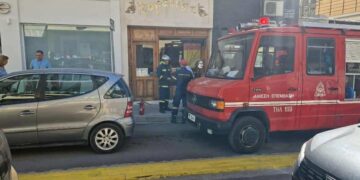 Μικρή φωτιά σε ΙΧ στην οδό Τράντα στην Κοζάνη- Μποτιλιάρισμα στο κέντρο (Βίντεο)