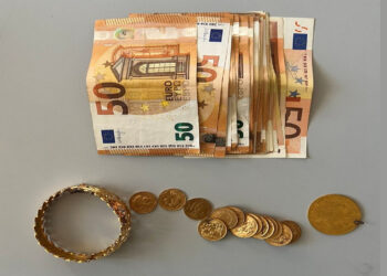 Φλώρινα: Αλλοδαπός εξαπάτησε 86χρονη και της απέσπασε λίρες, χρυσαφικά και μετρητά αξίας 18.000 ευρώ