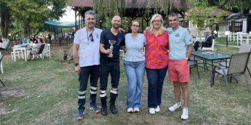 Βραβεύτηκαν οι διασώστες του ΕΚΑΒ και η γιατρός που έσωσαν τον 59χρονο στον “Μουρίκιο Δρόμο”