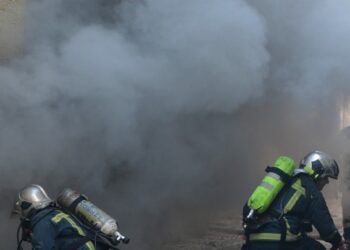 Μεγάλη έκρηξη σε μάντρα οικοδομικών υλικών στο Τσοτύλι- Ένας σοβαρά τραυματίας