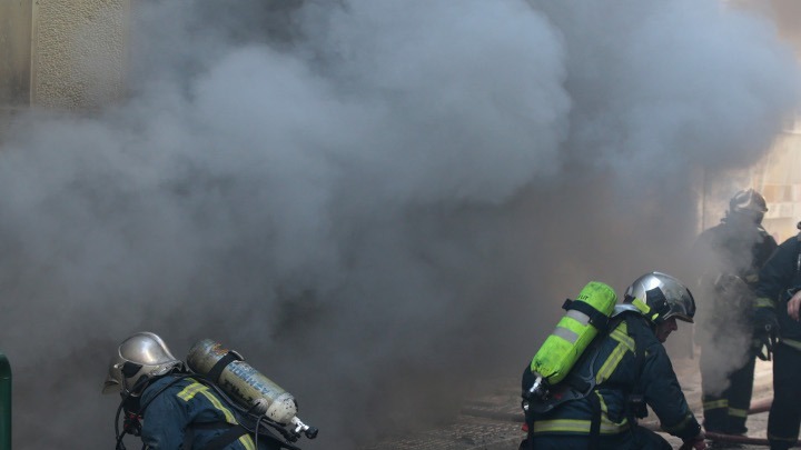Μεγάλη έκρηξη σε μάντρα οικοδομικών υλικών στο Τσοτύλι- Ένας σοβαρά τραυματίας