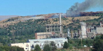 ΣΥΜΒΑΙΝΕΙ ΤΩΡΑ: Φωτιά στο παλιό ορυχείο της ΔΕΗ στην Πτολεμαΐδα