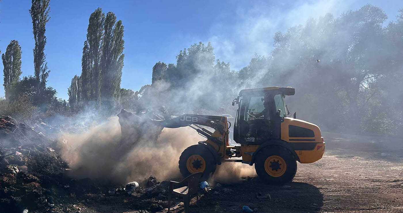 Φωτιά ξέσπασε εντός κατοικημένης περιοχής στην Μελίτη