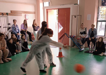 Κοζάνη: Μαθητές του 1ου ΓΕΛ έπαιξαν goalball με μάτια κλειστά και άνοιξαν δρόμο στη συμπερίληψη